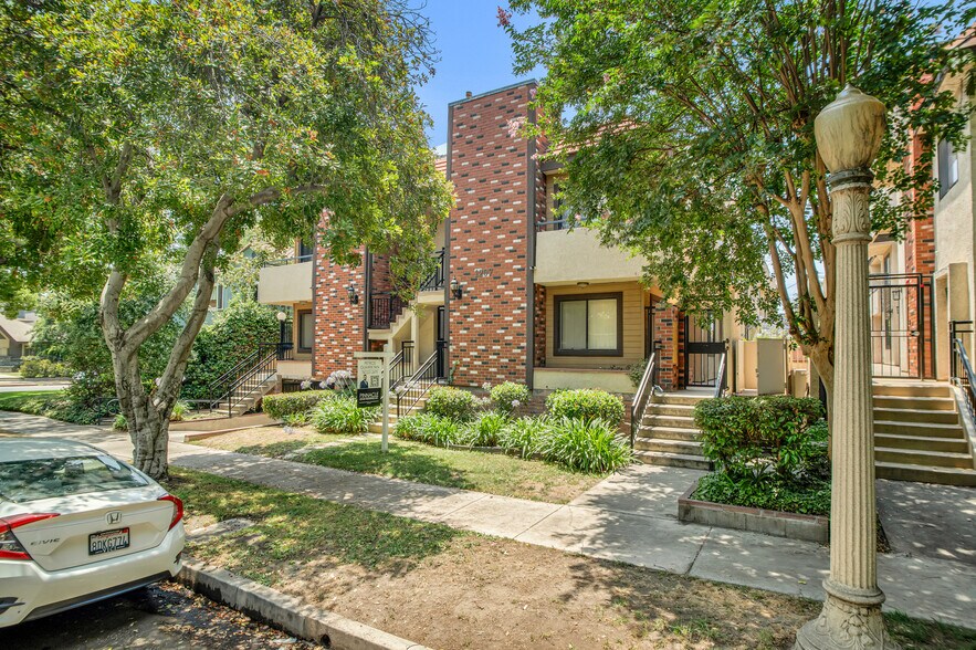 More Photos Of 1207 N Columbus Ave, Glendale Apartments For Sale