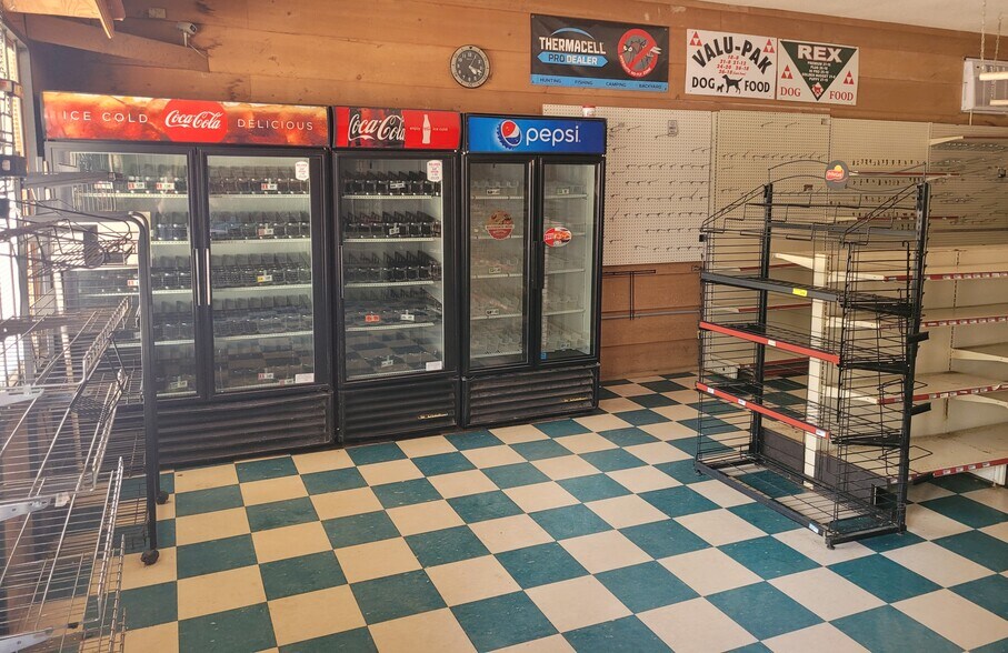 More Photos Of 2777 Hwy 83, Evergreen Service Station For Sale