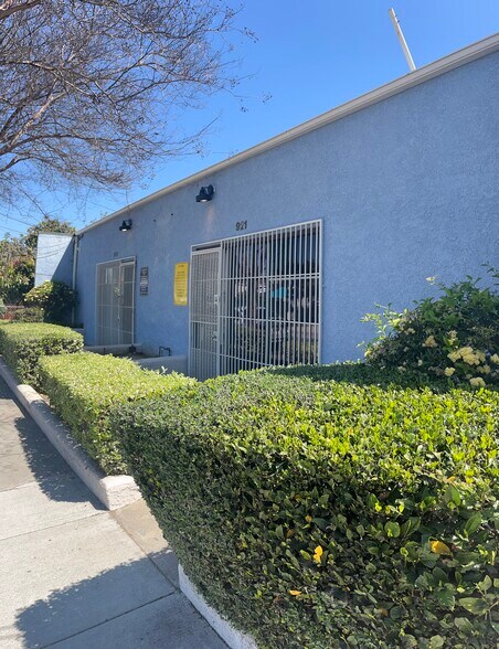 Primary Photo Of 921-923 Logan St, Santa Ana Office For Sale