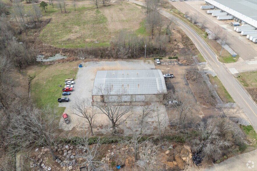 More Photos Of 238 Commercial Pky, Canton Flex For Lease