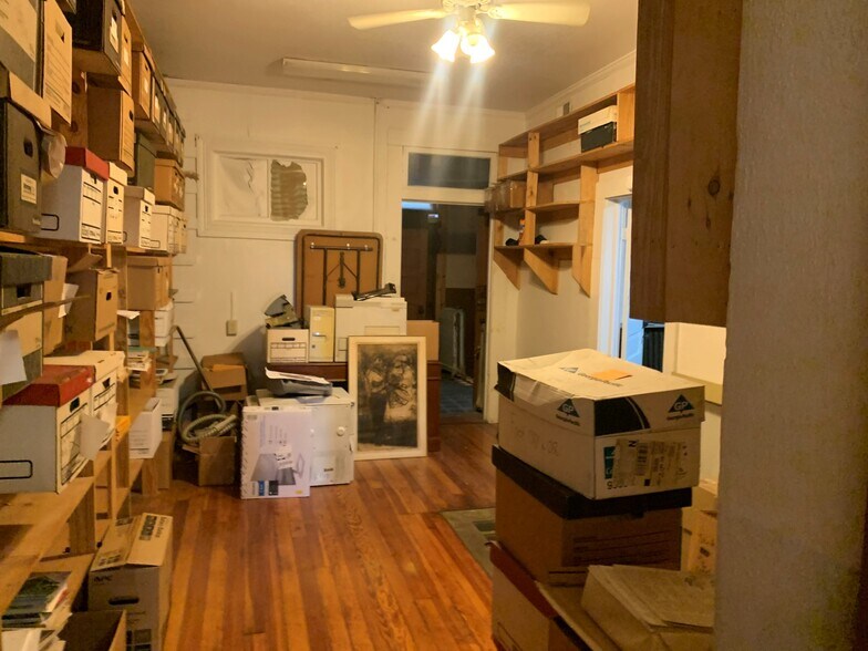 More Photos Of 16 N Trade St, Tryon Office For Sale