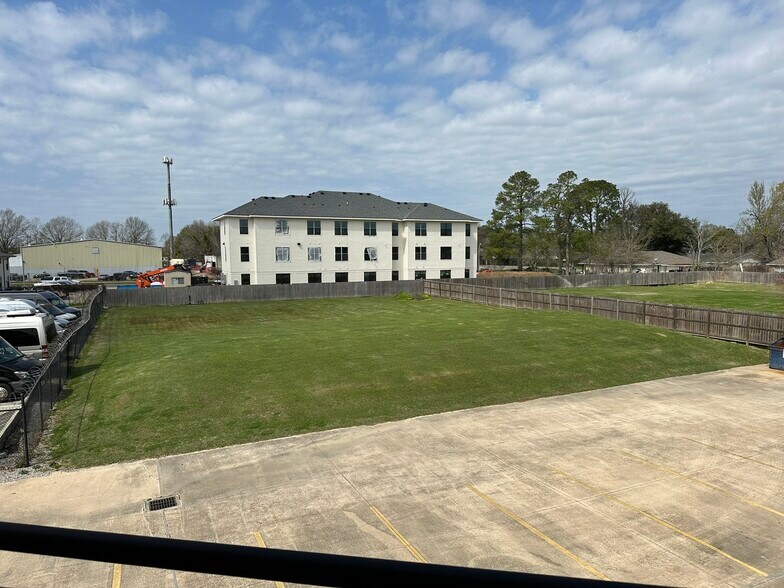 More Photos Of 4750 Sherwood Common Blvd, Baton Rouge Office For Lease