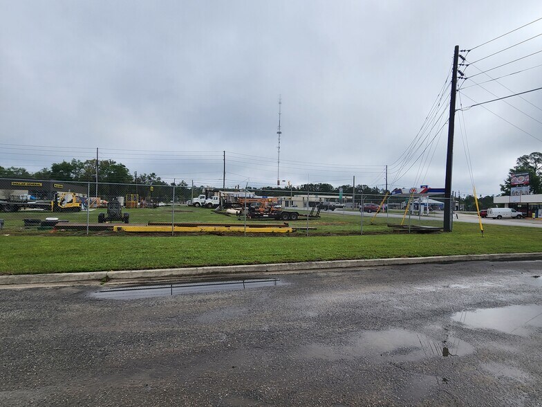 More Photos Of 1563 W Cherry St, Jesup Office For Sale