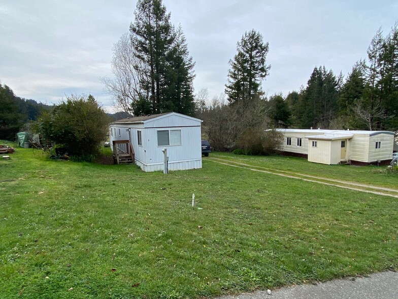 Primary Photo Of 4628 Kings Valley Rd, Crescent City Manufactured Housing Mobile Home Park For Sale