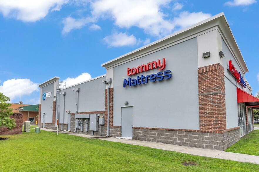 More Photos Of 5440 S Columbia Ave S, Rincon Freestanding For Lease