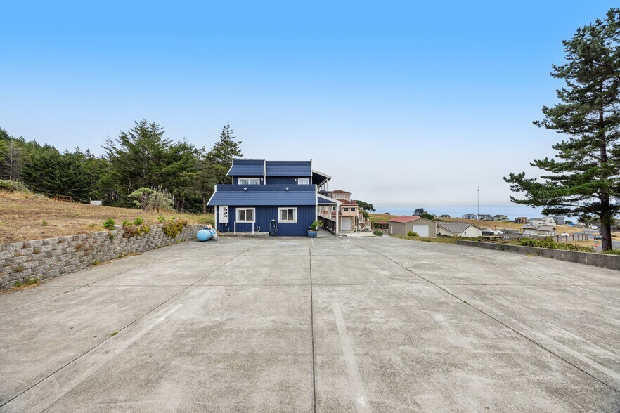 More Photos Of 129 Lower Pacific Dr, Whitethorn General Retail For Sale