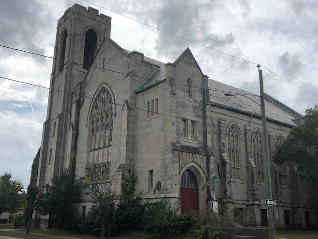 Primary Photo Of 303 W 34th St, Norfolk Religious Facility For Sale