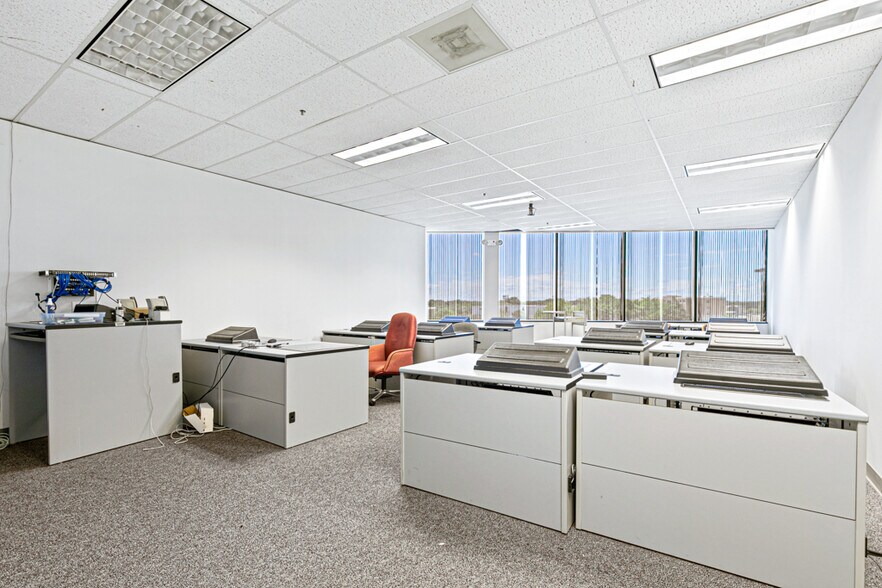 More Photos Of 601 S Sanden Blvd, Wylie Medical For Lease