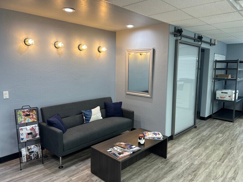 More Photos Of 16448 N 40th St, Phoenix Loft Creative Space For Sale