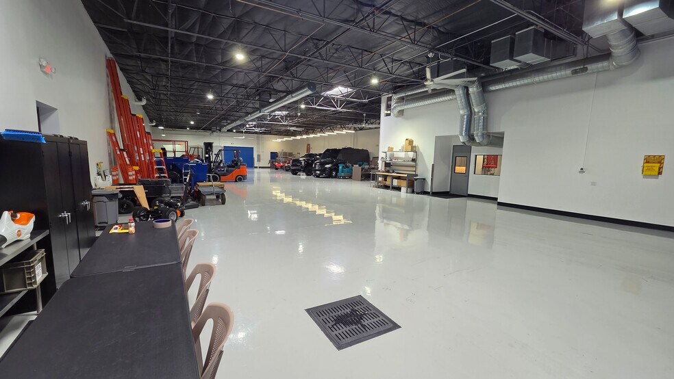More Photos Of 1775 E University Dr, Tempe Flex For Lease
