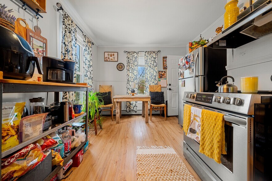 More Photos Of 15 South St, Freeport Apartments For Sale