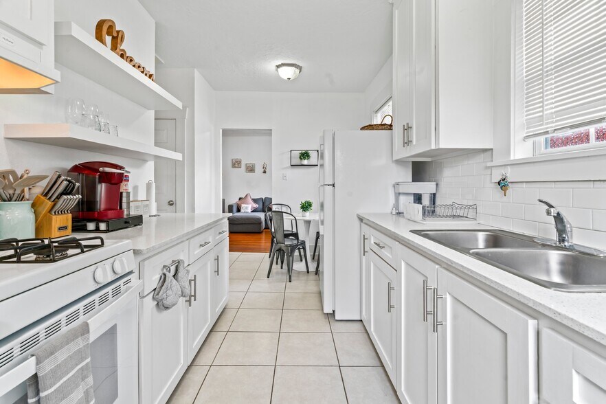 More Photos Of , Houston Multifamily For Sale