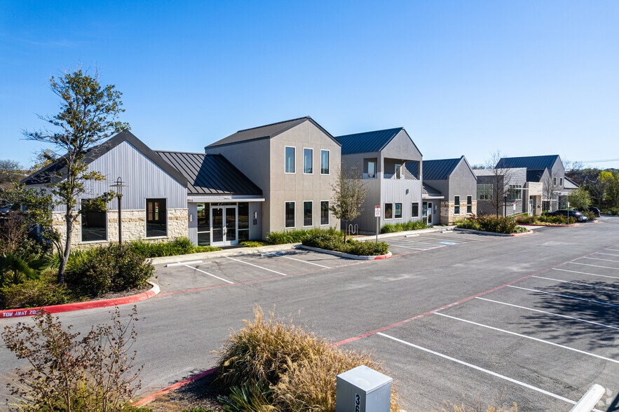 More Photos Of 366 W Sunset Rd, San Antonio Office For Lease