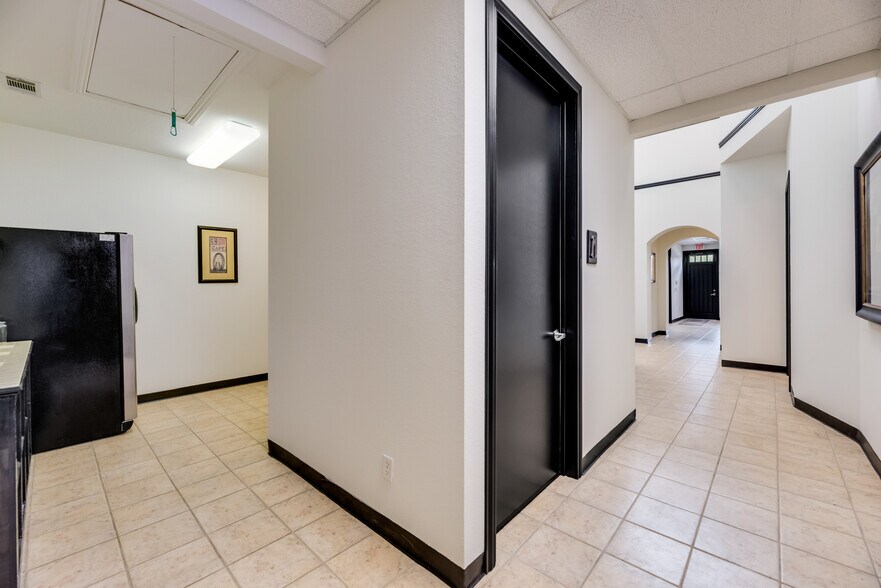 More Photos Of 5172 Village Creek Dr, Plano Medical For Sale