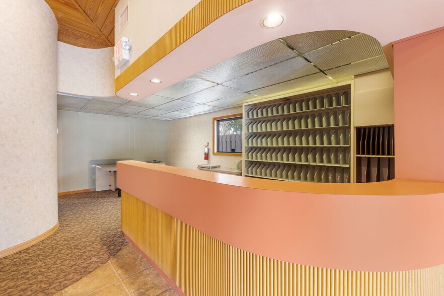 More Photos Of 1701 66th St N, Saint Petersburg Medical For Sale