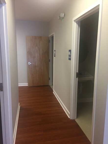 More Photos Of 955 W Wade Hampton Blvd, Greer Office For Lease