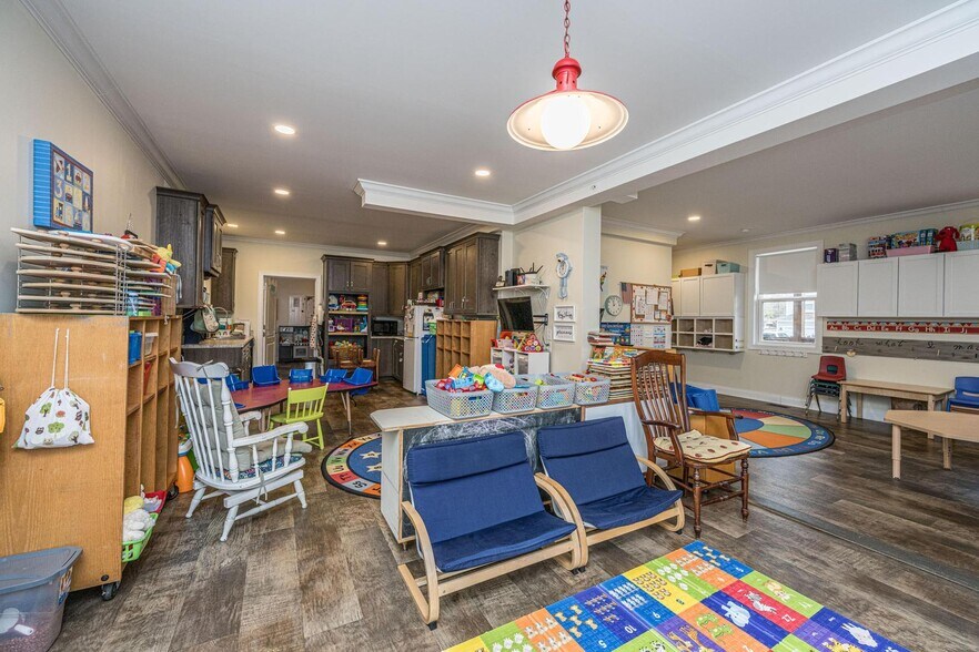 More Photos Of 141 Limehouse Dr, Summerville Daycare Center For Sale