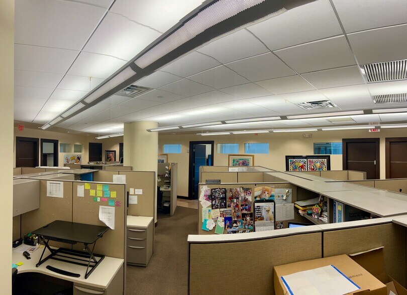 More Photos Of 20900 NE 30th Ave, Aventura Office Residential For Sale