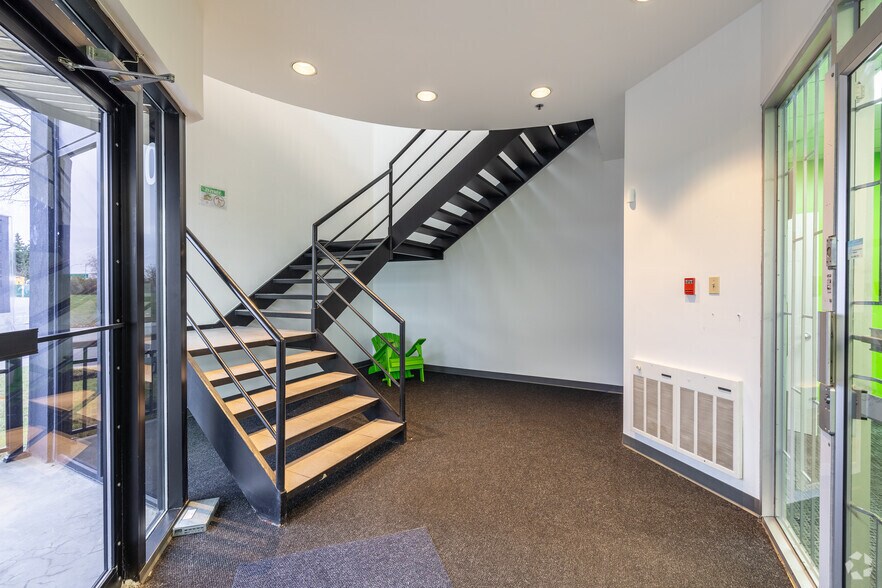 More Photos Of 9900 Boul Louis-H.-La Fontaine, Montréal Industrial For Sale