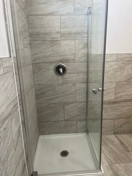 More Photos Of 1667-1671 Anaheim St, Harbor City Storefront Retail Office For Lease