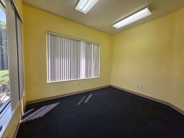 More Photos Of 900 N Swallow Tail Dr, Port Orange Medical For Lease