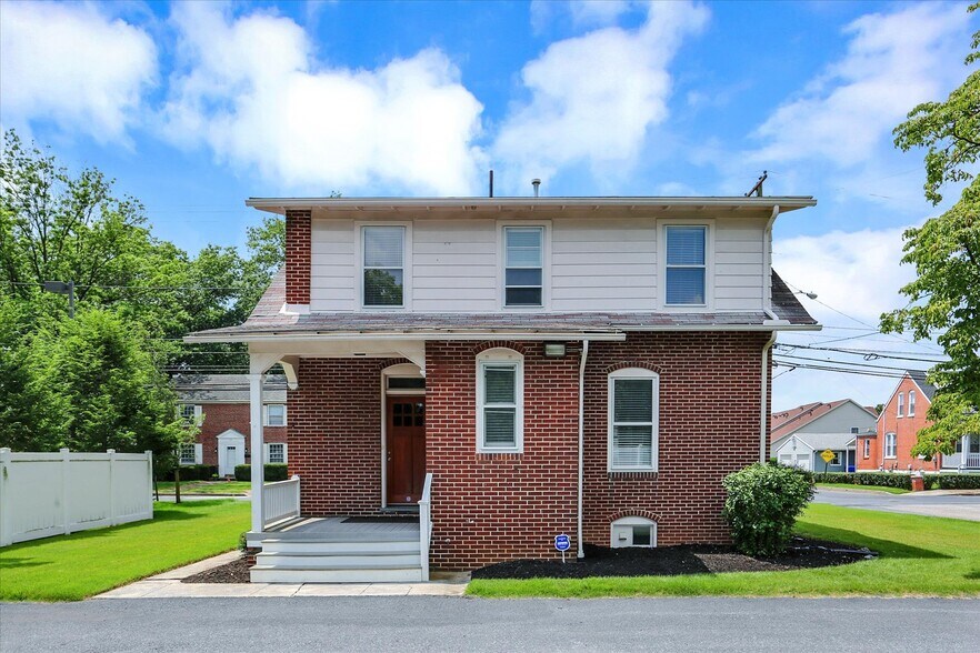 More Photos Of 27 S 34th St, Camp Hill Office For Lease