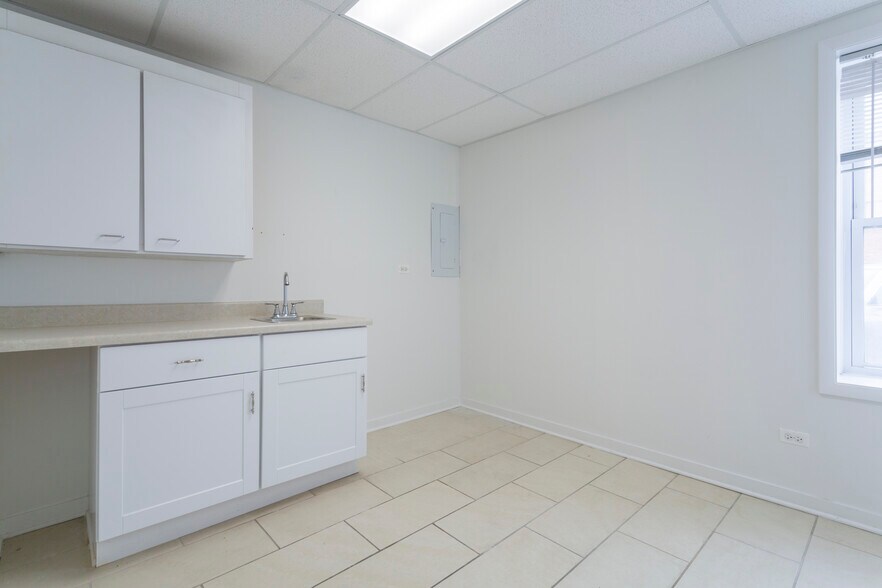 More Photos Of 1835 N 19th Ave, Melrose Park Medical For Lease