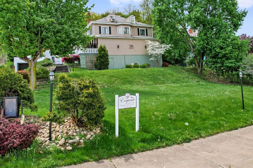 More Photos Of 701 Thompson Ave, Donora Funeral Home For Sale