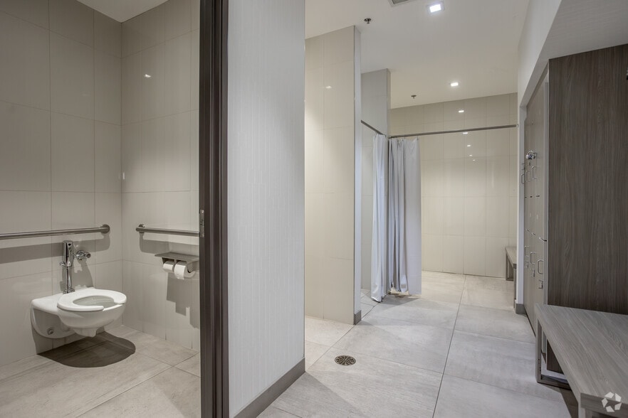 More Photos Of 4201 Spring Valley Rd, Dallas Office For Lease