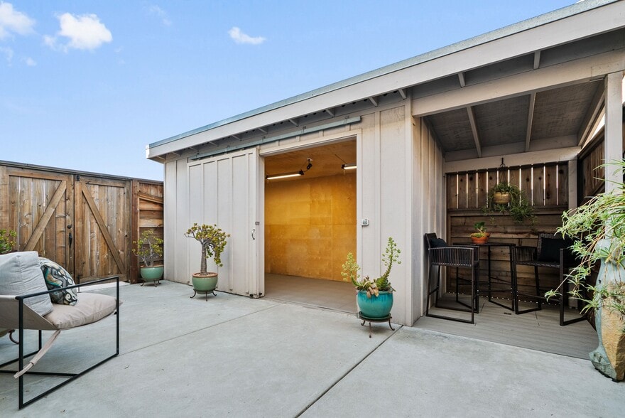 More Photos Of 108 High Rd, Santa Cruz Flex For Sale