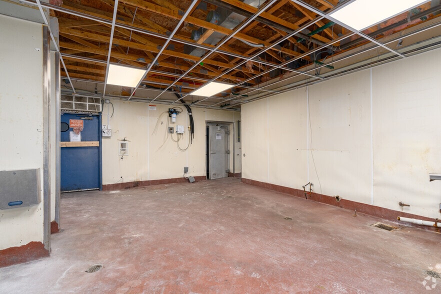More Photos Of 3241 Horizon Dr, Springfield Restaurant For Sale
