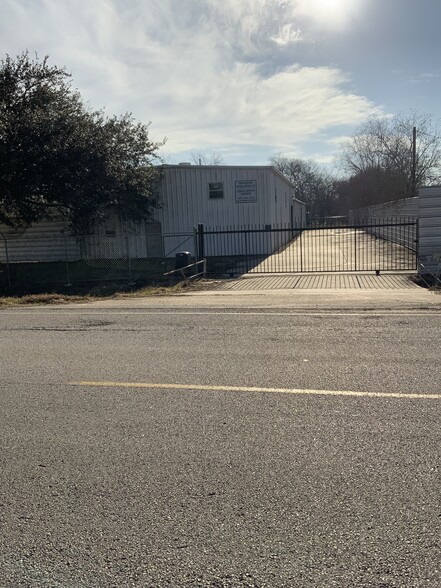 More Photos Of 3227 Cottonwood School Rd, Rosenberg Industrial For Lease