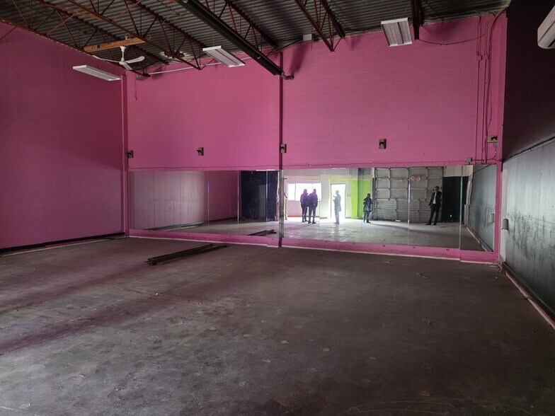 More Photos Of 20111-20121 Industrial Ave, Langley Warehouse For Lease