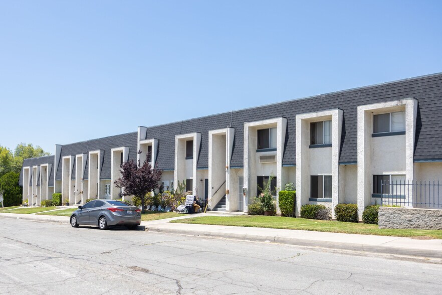 More Photos Of 236 E 48th St, San Bernardino Apartments For Sale