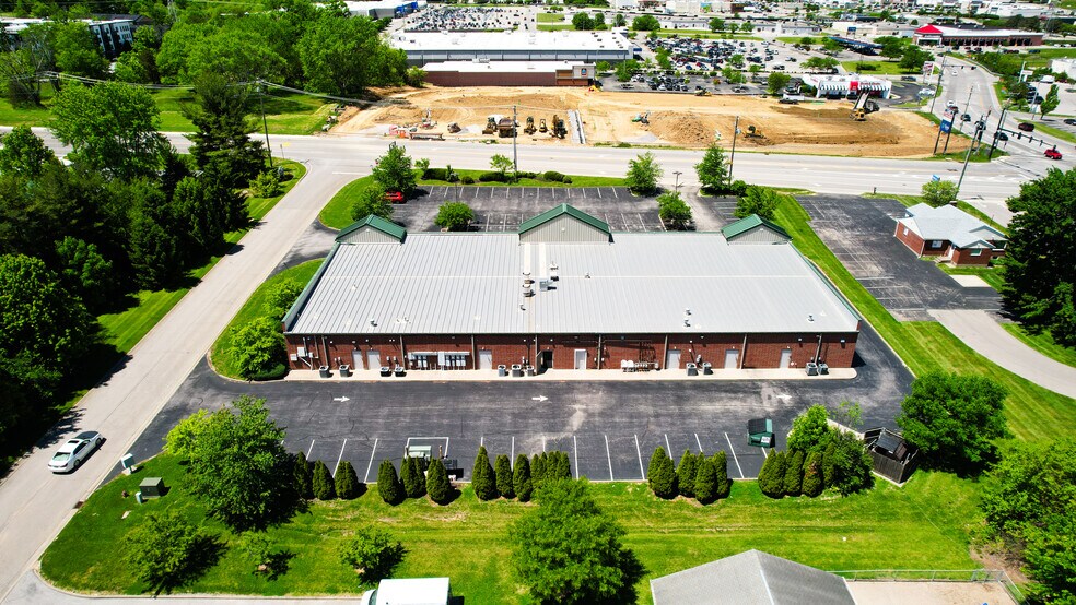 More Photos Of 960 Kennedys Lndg, Cincinnati General Retail For Lease