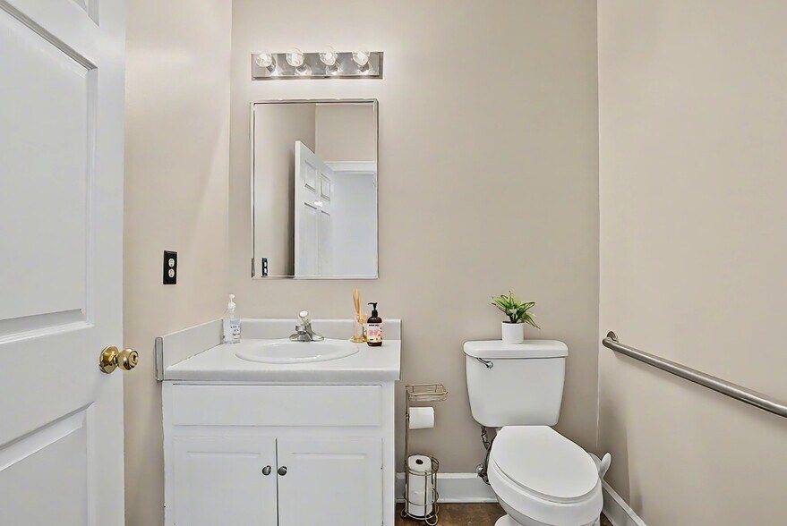 More Photos Of 188 Ben Burton Cir, Bogart Office For Sale