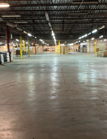 More Photos Of 300 N Newton Ave, Newton Manufacturing For Sale
