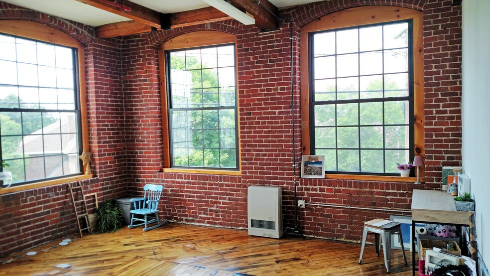More Photos Of 51-55 Lake St, Nashua Light Manufacturing For Sale