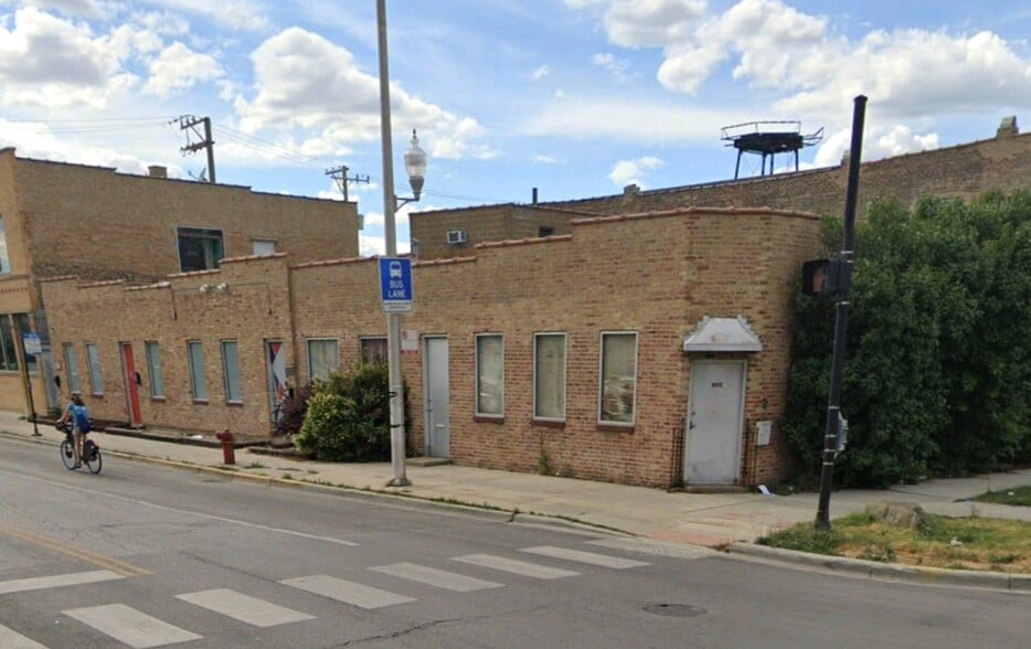 Primary Photo Of 3000 W Chicago Ave, Chicago Service For Lease