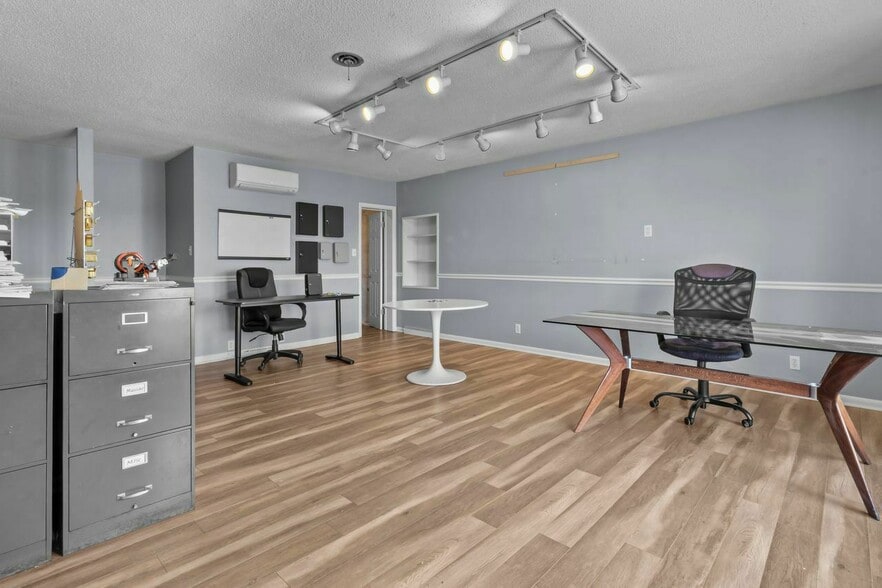 More Photos Of 870 Virginia Ave, Indianapolis Loft Creative Space For Lease