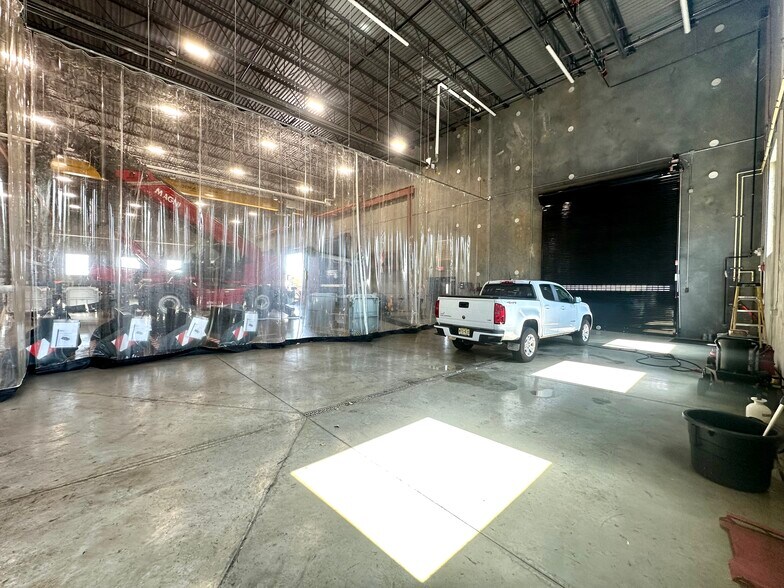 More Photos Of 651 N Michigan Ave, Kenilworth Service For Lease