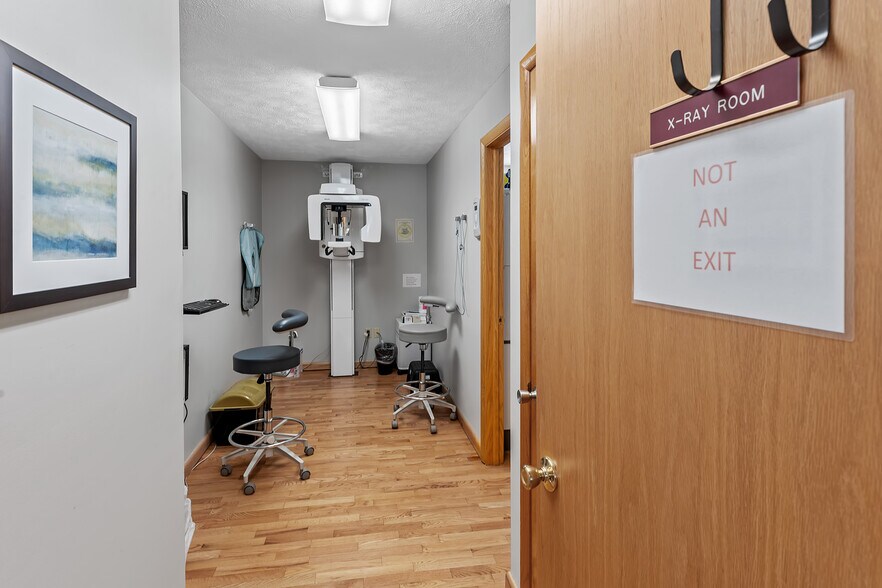 More Photos Of 711 N Pike St, Grafton Office For Sale