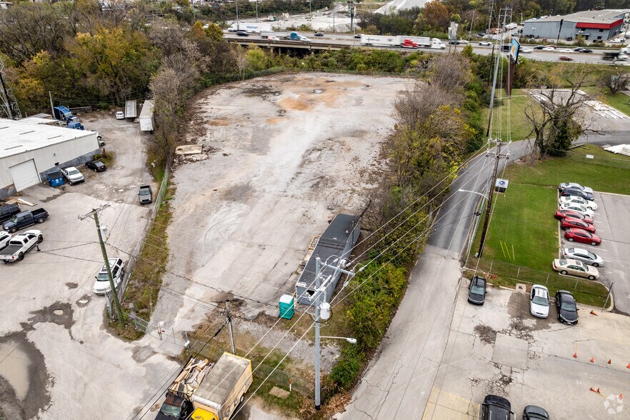 Primary Photo Of 550 Expressway Park Dr, Nashville Warehouse For Lease