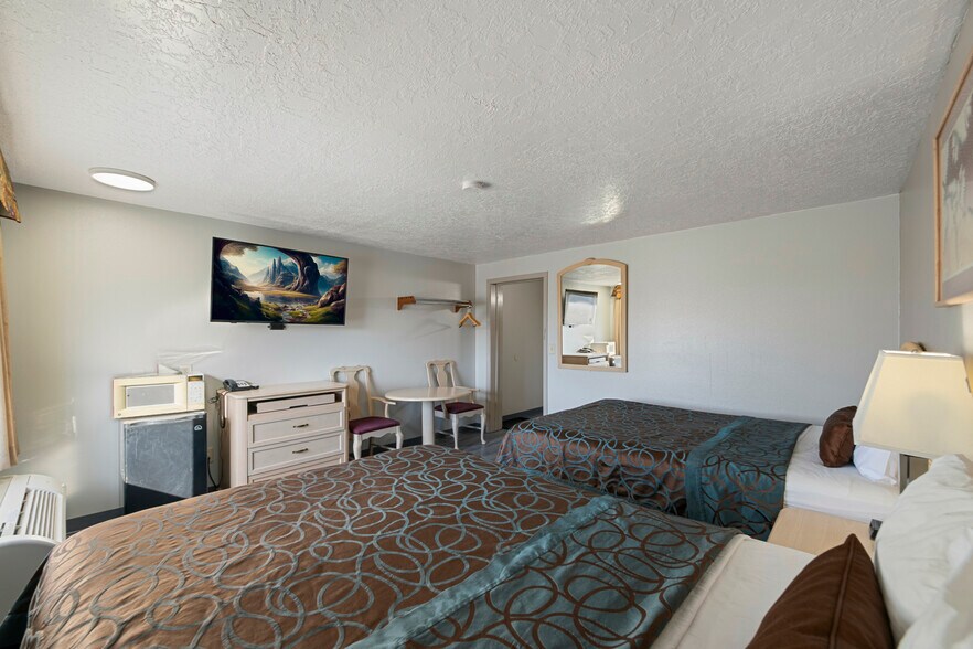 More Photos Of 75 S 350 E, Delta Hotel For Sale