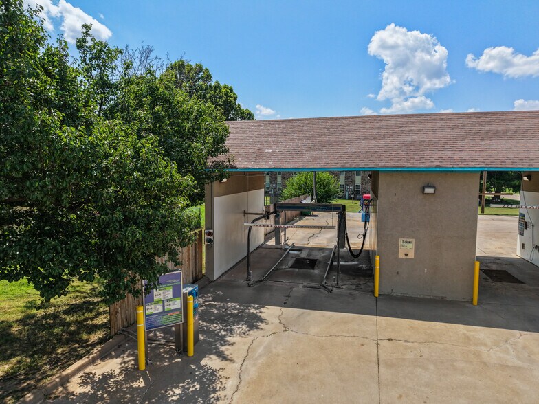 More Photos Of 1003 N Main St, Tonkawa Carwash For Sale