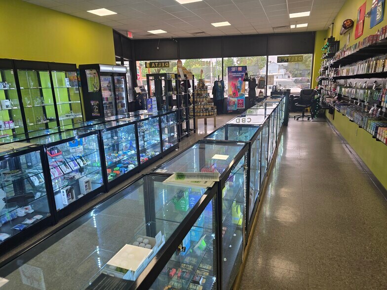 More Photos Of 2003-2005 Grand Ave, Wausau Office For Sale