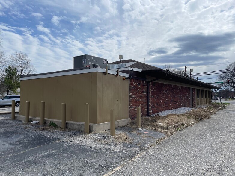 More Photos Of 3400 Leonardtown Rd, Waldorf Restaurant For Lease
