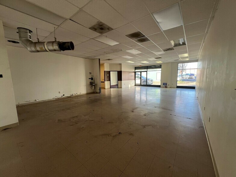 More Photos Of 2830-2858 NE Sandy Blvd, Portland Freestanding For Lease