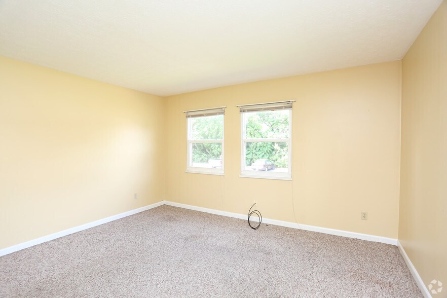 More Photos Of 810-811 Howard Ave, Jeffersonville Multifamily For Sale