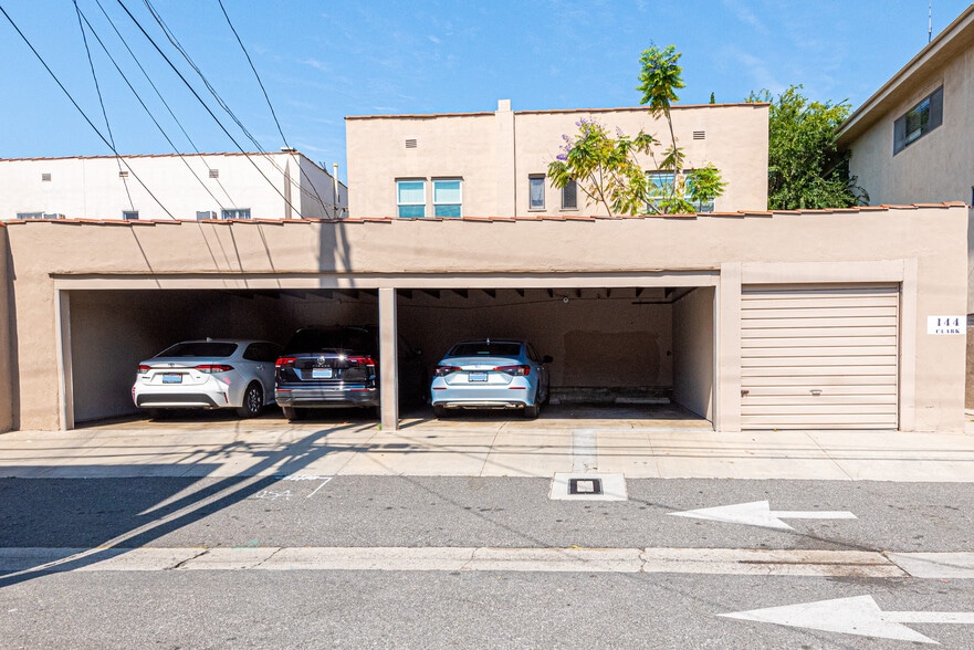 More Photos Of 144 N Clark Dr, Beverly Hills Apartments For Sale